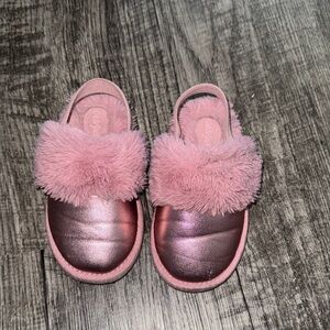 2/$5- Cat & Jack Pink Metallic Faux-Fur Backstrap Slip-On Slippers